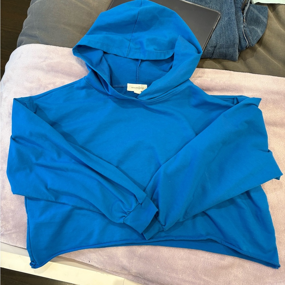 Hoodies/Crewnecks - Picture 5 of 6